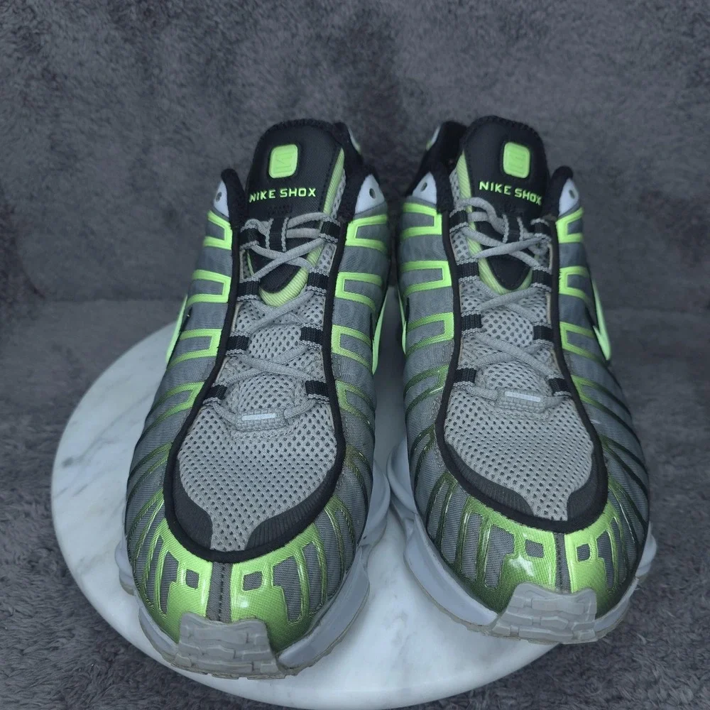 Nike shox shoes